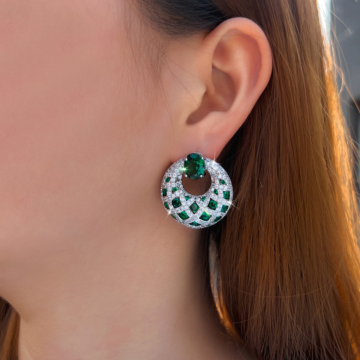 S925 silver jewelry - Korean-style fashionable and luxurious ear accessories with gemstones Emerald round stud earrings