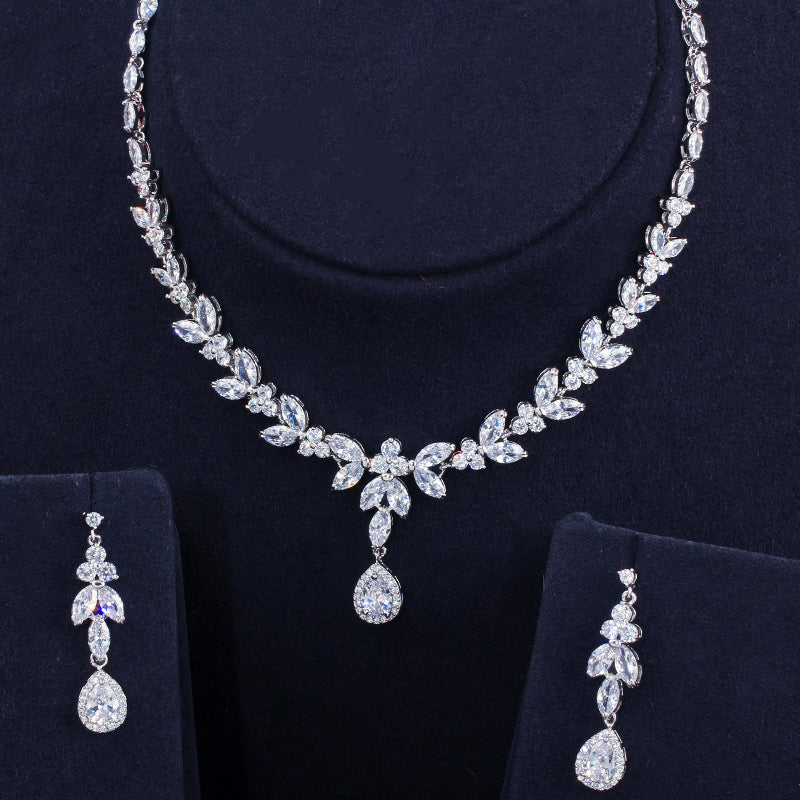 Korean-style bridal set - dazzling zircon necklace and earrings - a simple and exquisite wedding banquet fashion accessory