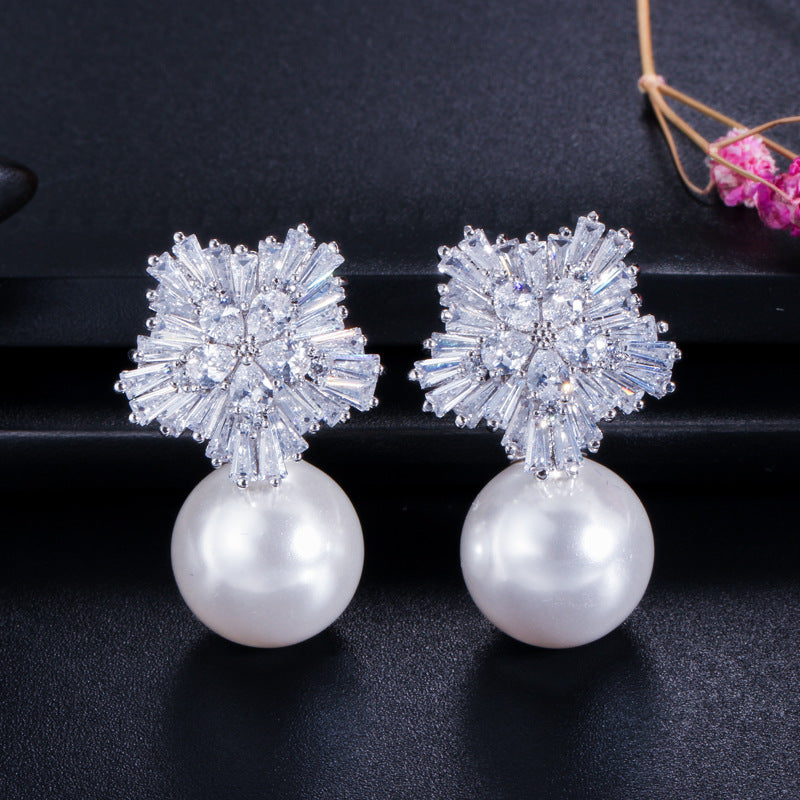 Snowflake Zirconia Beaded Earrings - Korean-style Stud Earrings with Shell Pearl for Weddings and Formal Events