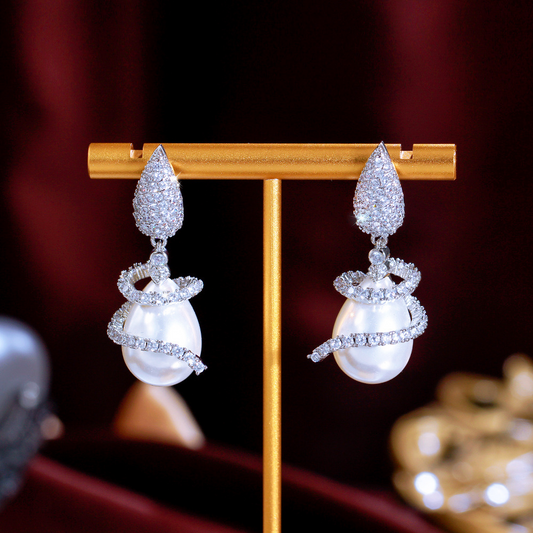 French-style high-end minimalist geometric line pearl earrings with micro-set zirconia - stylish accessories for autumn and winter