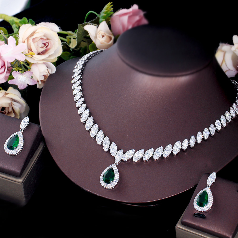 Korean version of the elegant bridal set. Environmentally friendly copper micro-set zirconia necklace earrings and chain Wedding dress accessory for banquets