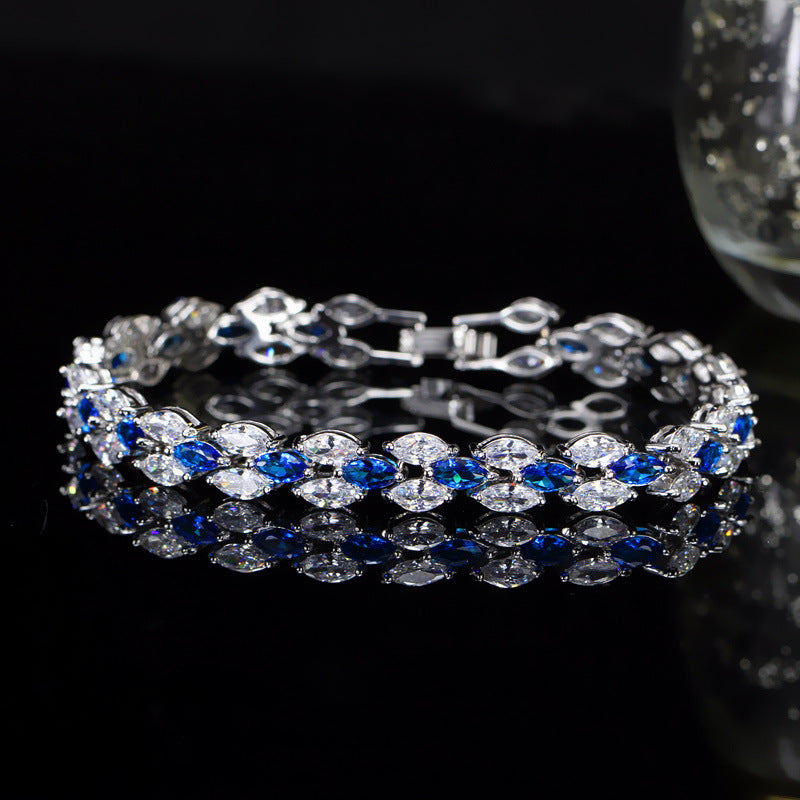 Korean version accessory with elegant leaf-shaped white gold jewelry of AAA quality, zirconia bracelet
