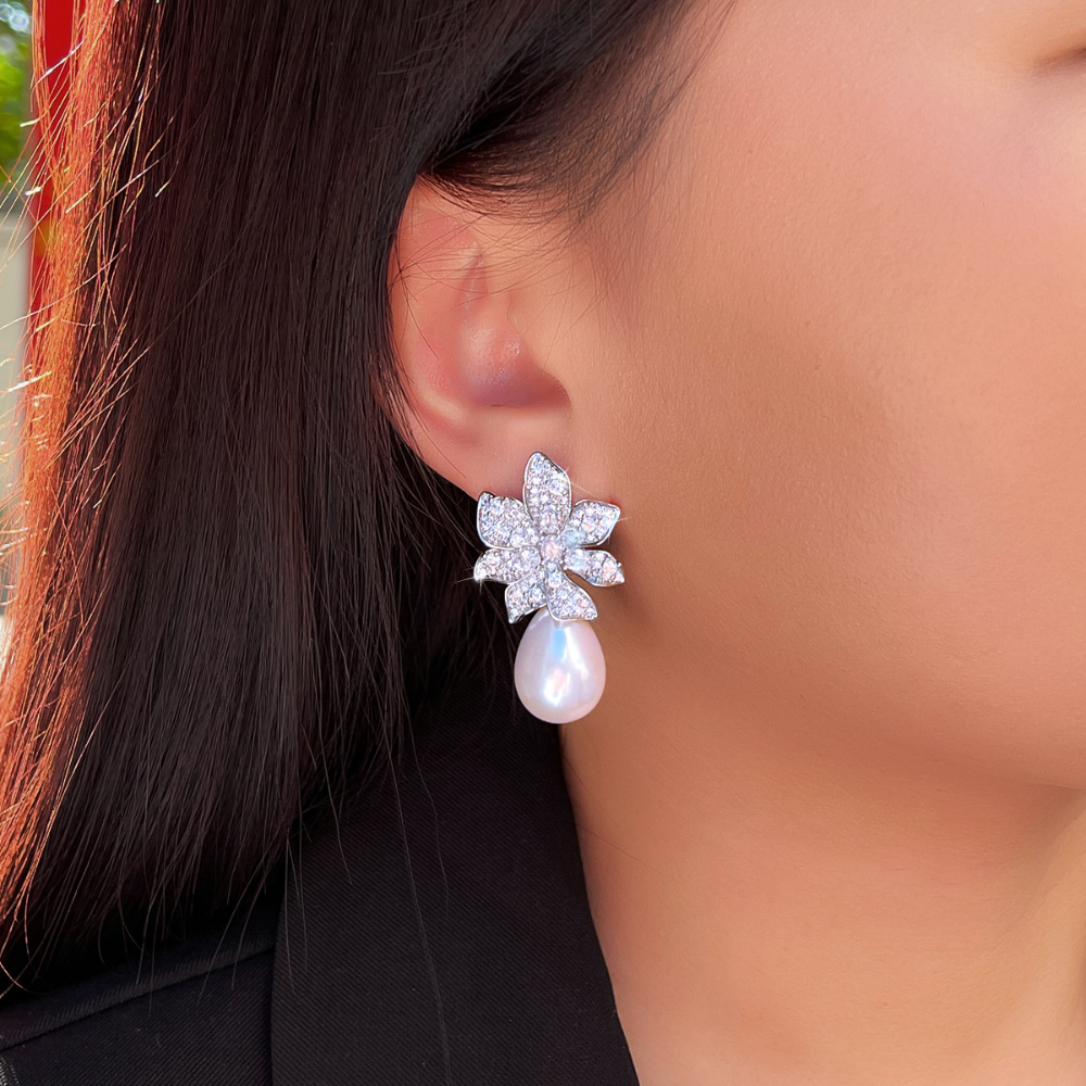 S925 silver needle new style zirconium flower pearl earrings - luxurious and exquisite high-end and sophisticated with a charming and versatile style for all occasions Ear pendants and earrings
