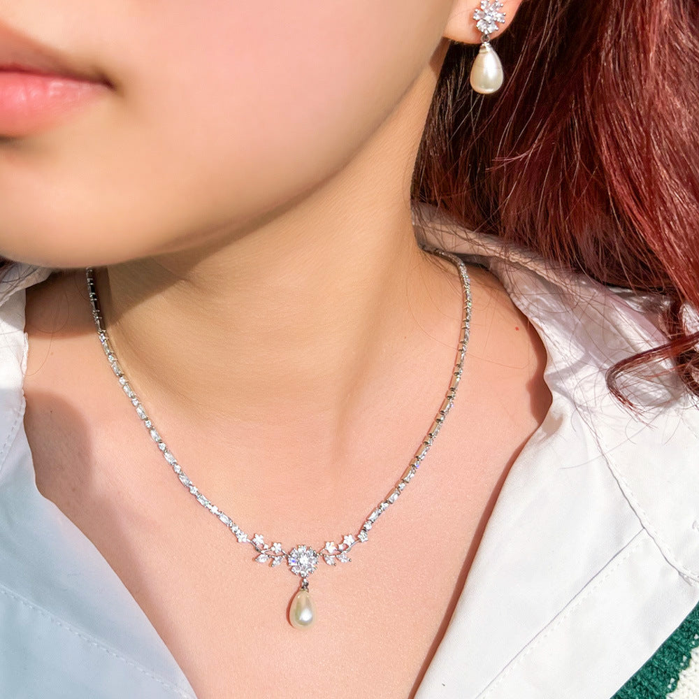 Korean version of light luxury minimalist niche design pearl collar chain with micro-set zirconia pearls and pearl earrings set. Set package
