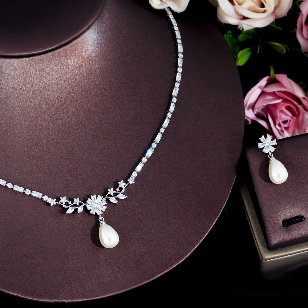 Korean version of light luxury minimalist niche design pearl collar chain with micro-set zirconia pearls and pearl earrings set. Set package