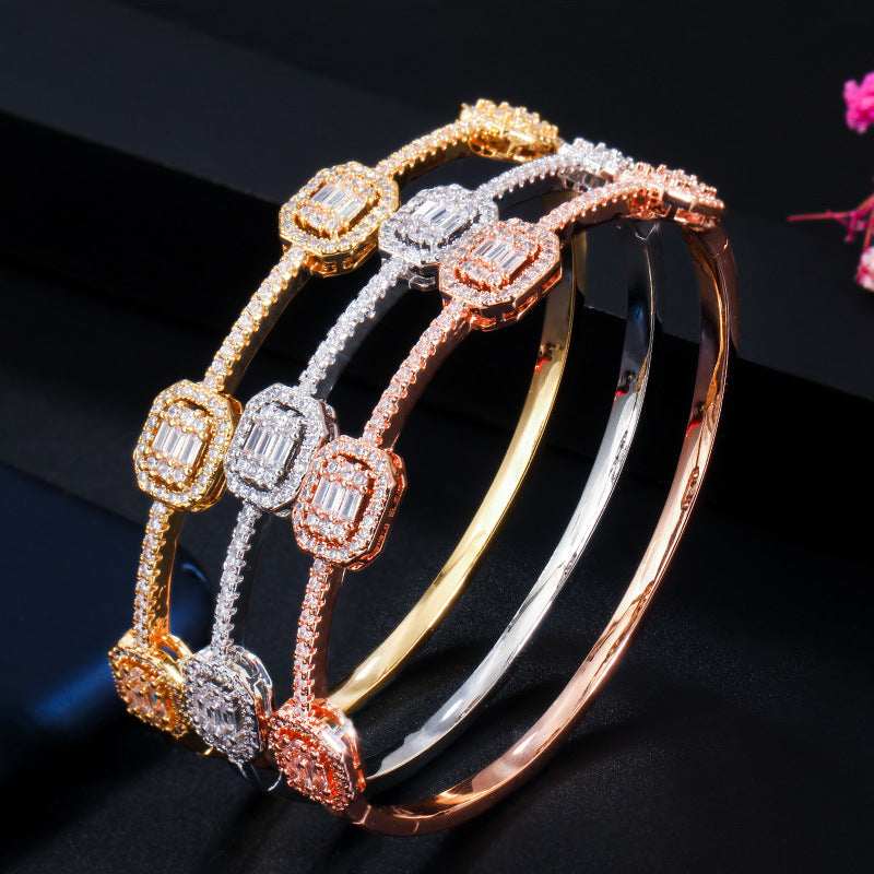 Korean-style fashionable women's versatile bracelet with micro-set AAA zirconia and genuine gold electroplating
