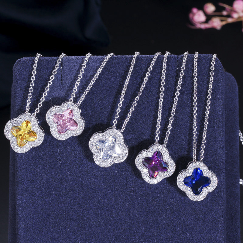 Korean version of micro-set zirconia pendant - Four-leaf clover necklace - Lucky grass accessory