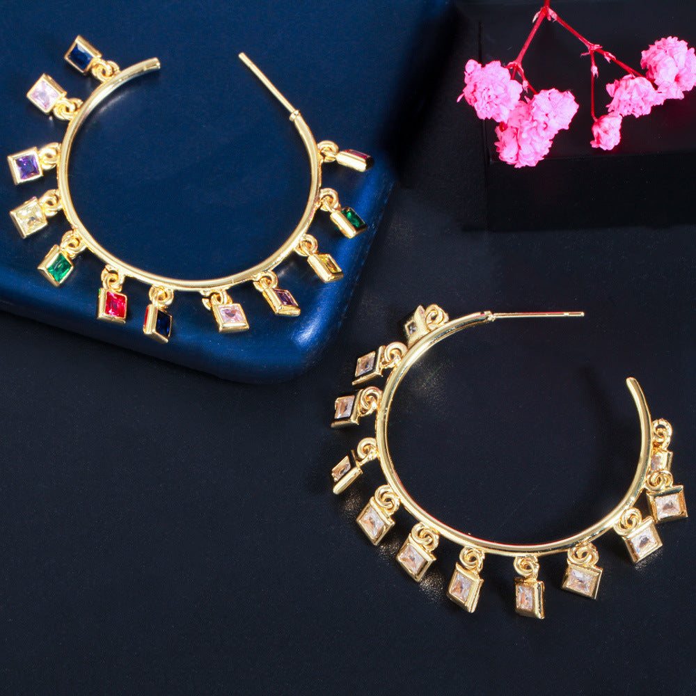 Best-selling new gold-plated leopard-print ear cuffs with tiny zirconia inlays Trendy ear accessories in batch of golden ear clasps