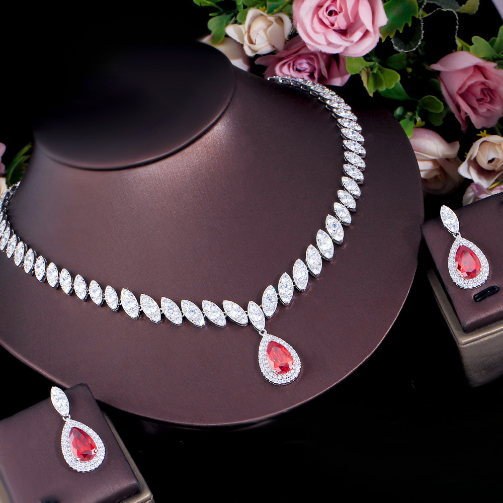 Korean version of the elegant bridal set. Environmentally friendly copper micro-set zirconia necklace earrings and chain Wedding dress accessory for banquets