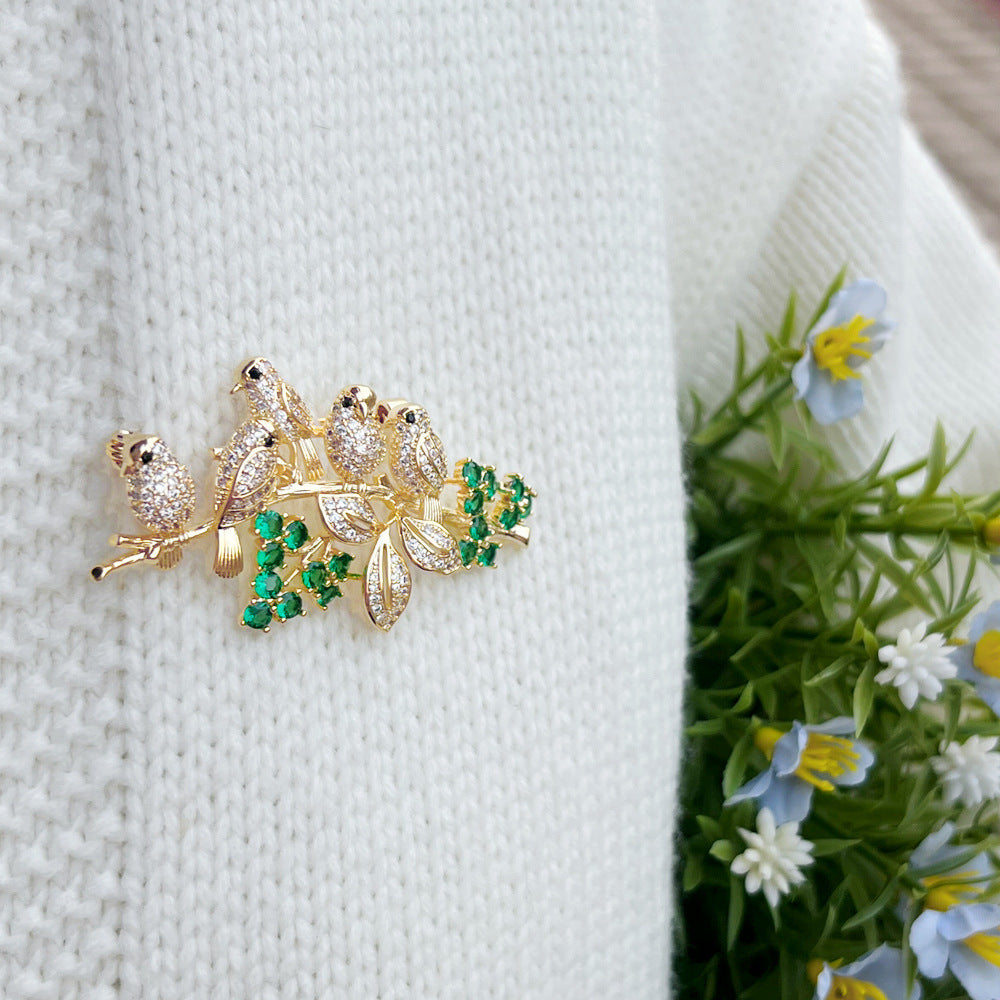 Chinese-style bird, flower and fragrance brooch with tiny inlaid zirconia happy magpie brooch delicate flower and bird headpiece matching for a cheongsam and western accessories