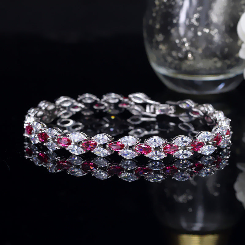 Korean version accessory with elegant leaf-shaped white gold jewelry of AAA quality, zirconia bracelet