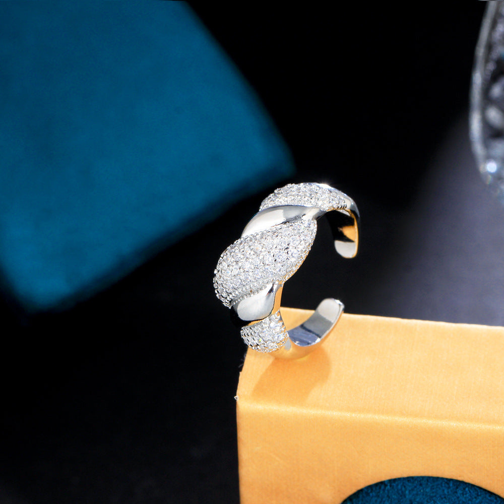 French-style minimalist marlax twisted zirconia open-end ring - a unique design for sophisticated women a ring suitable for live-streaming and hand jewelry