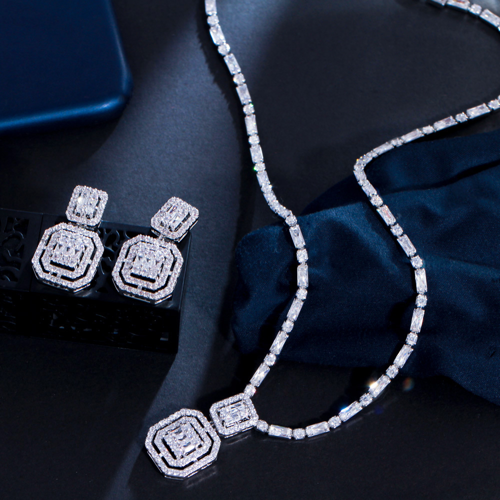 Retro minimalist style square zirconia stud earrings and necklace set chain Lightly luxurious and niche design bridal gown set