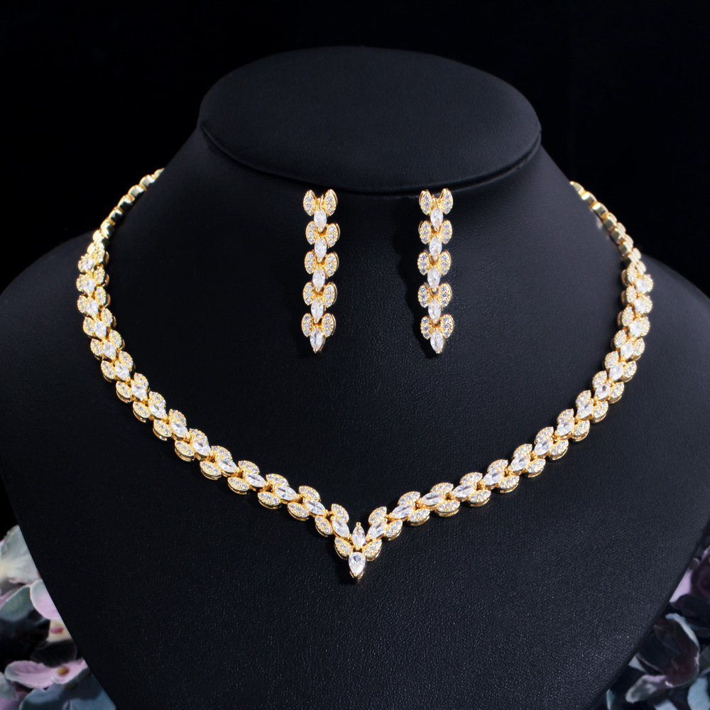 Korean version of classic and simple jewelry set for necklaces and earrings - stylish and versatile bridal necklace set chain