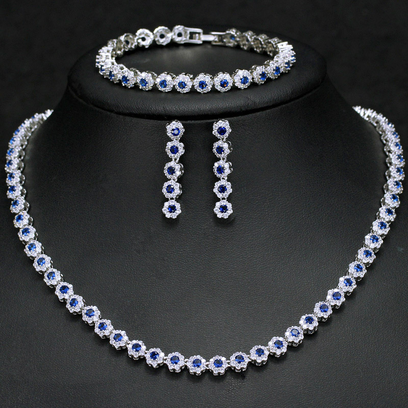 European and American elegant and stylish bridal set consisting of earrings necklace and bracelet. 3A zirconia and platinum necklace